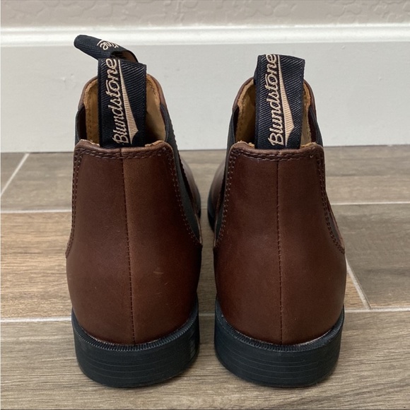 Blundstone Brown Leather Chelsea Boots main image 4